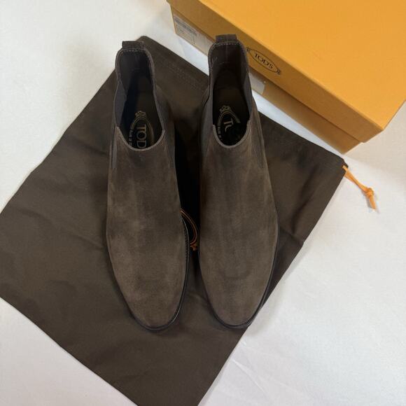 Tod’s SUEDE CHELSEA BOOTS Size 8UK/9.5US New With Box & Receipt MSRP $695 main image 8